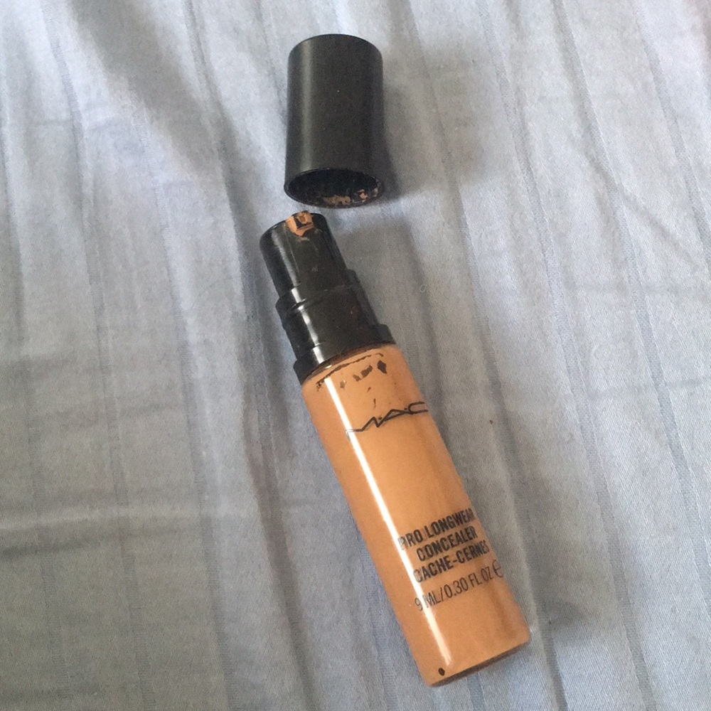MAC Pro longwear concealer