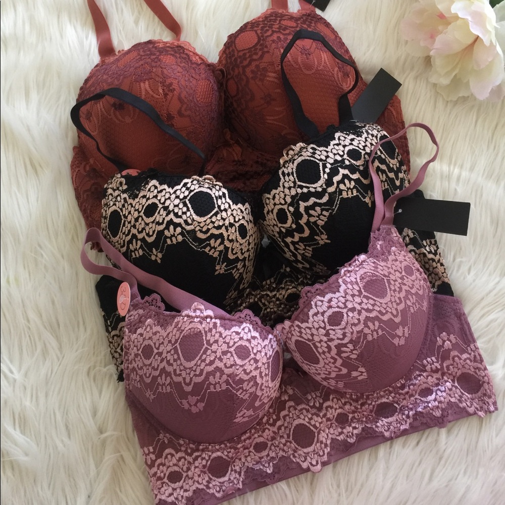 40DD Floral Embroidery Gentle Push-Up Bras