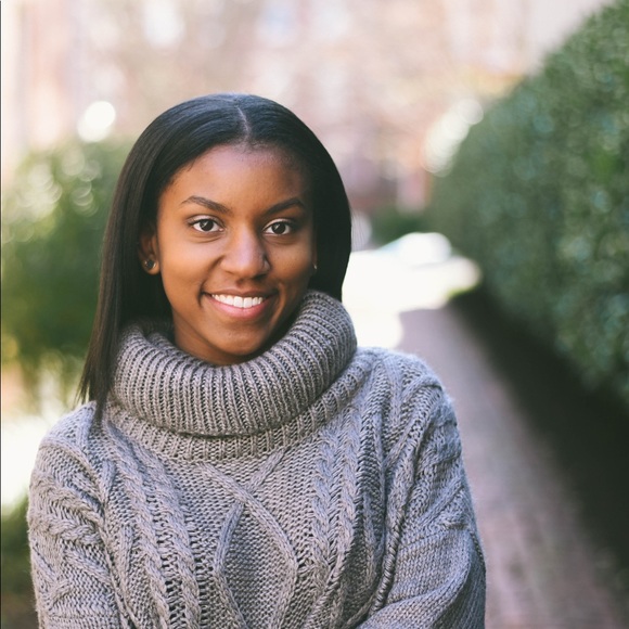 Meet your Posher, Alexis - Picture 1 of 1