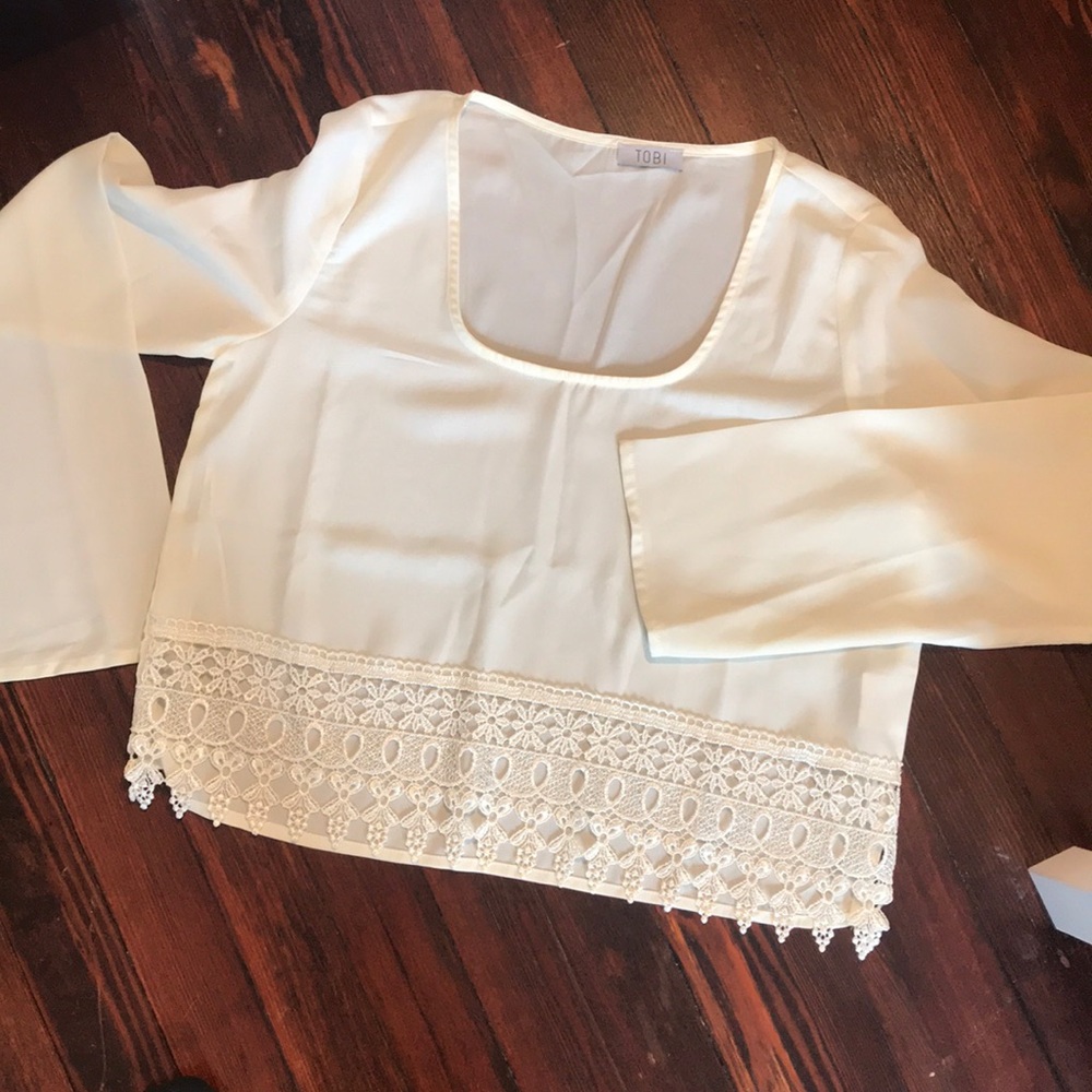 White lace crop top long sleeve