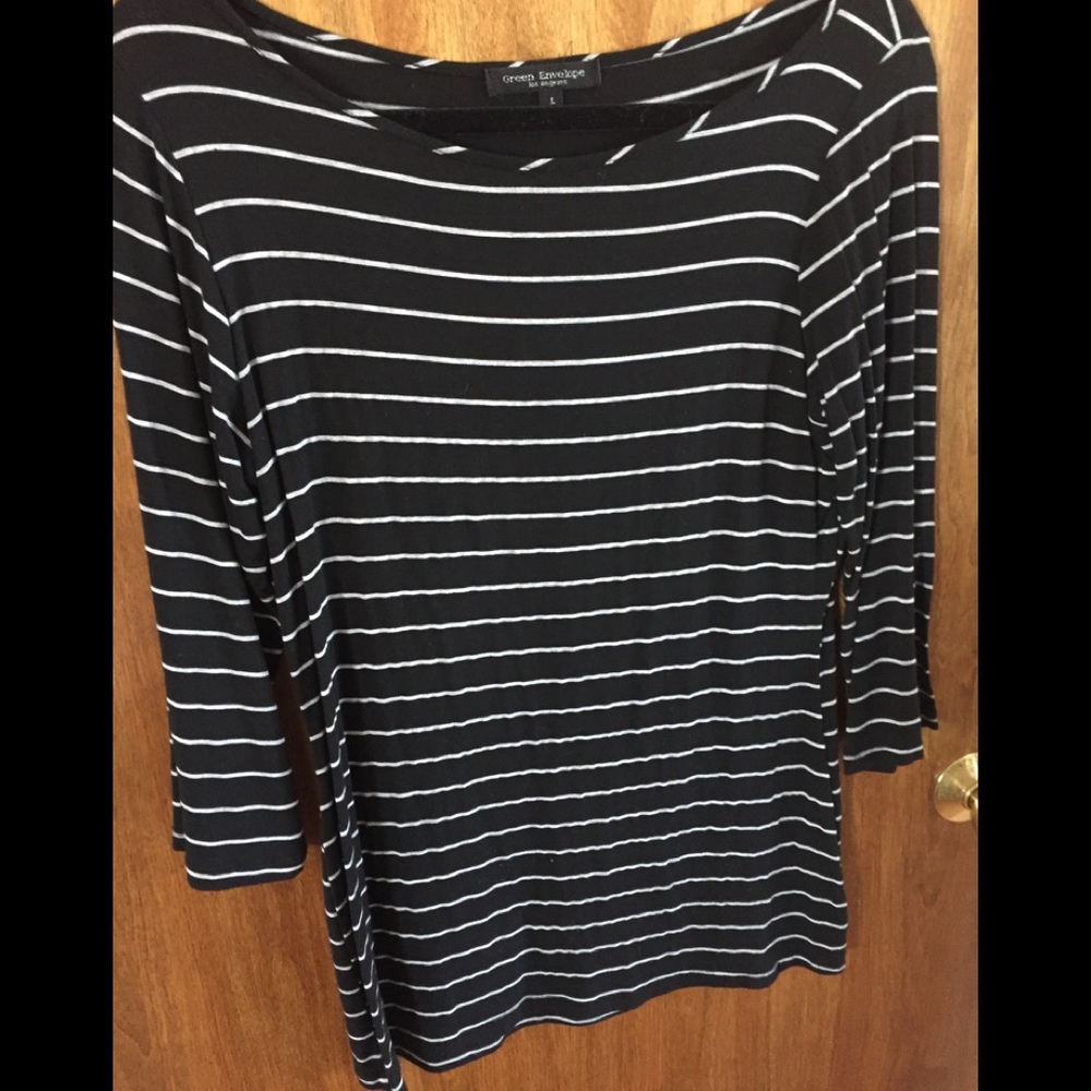 DONATED Green Envelope striped top. Black. Size l