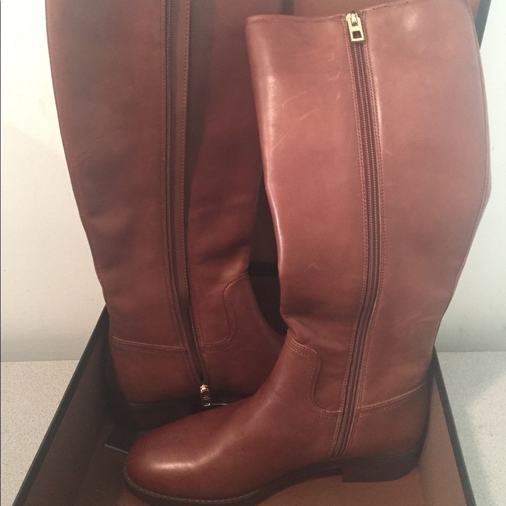 Authentic Coach - Easton NWT