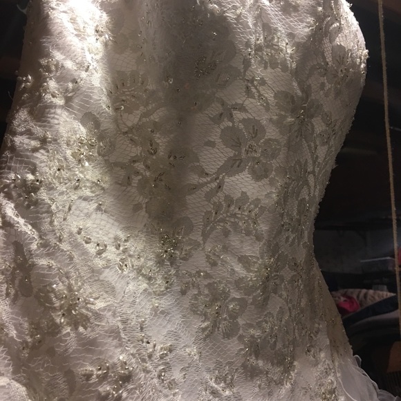 Wedding dress - Picture 8 of 8