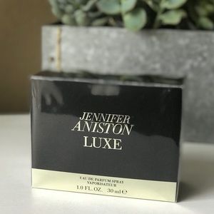 Jennifer Aniston Luxe