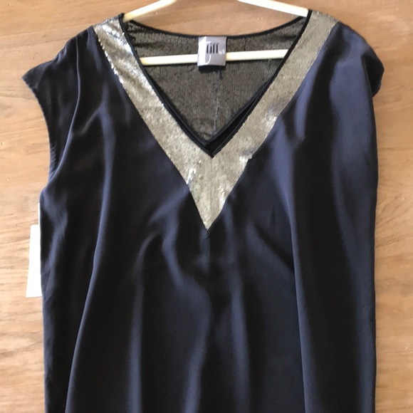 black dress with sequin details - Picture 2 of 4