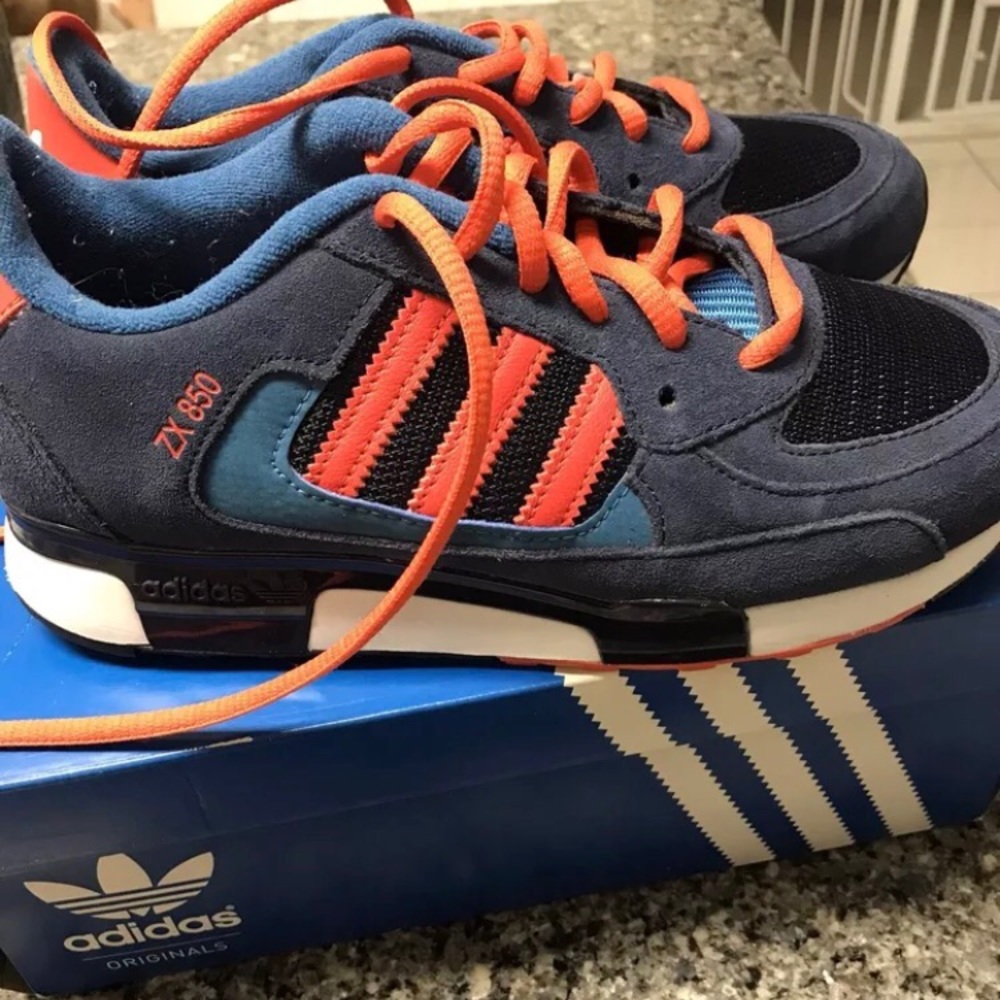 Adidas boys sneakers 4.5