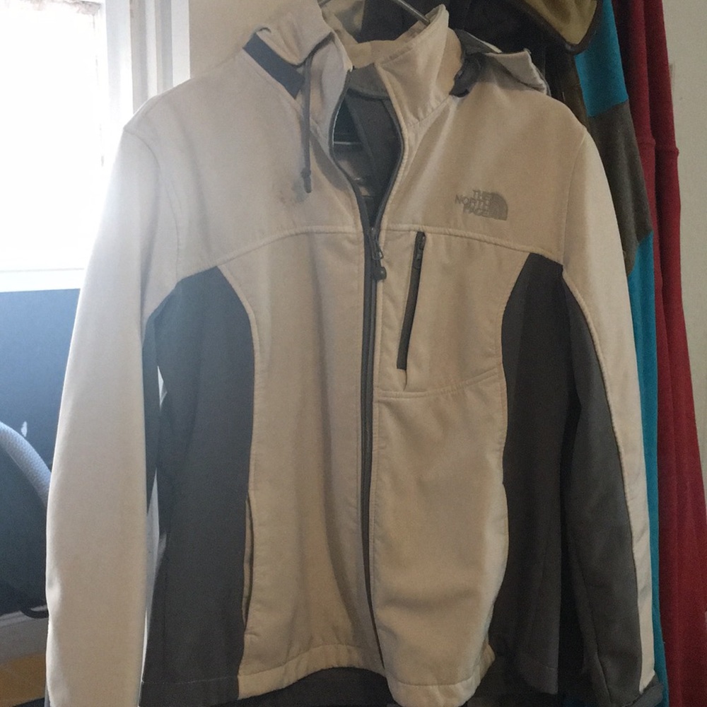 North face with detachable hood