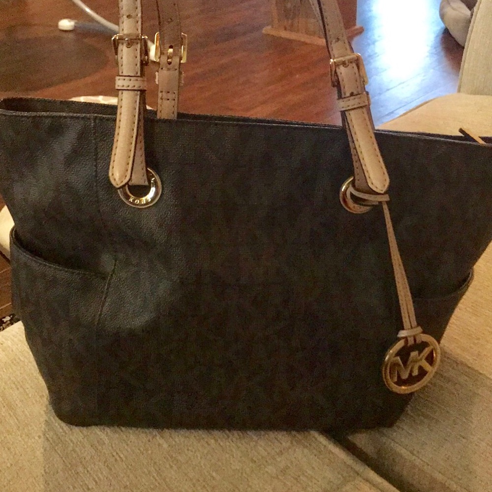 MK Signature jet set tote