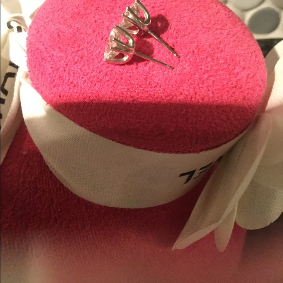 Let’s BLING!💎 - Picture 2 of 4