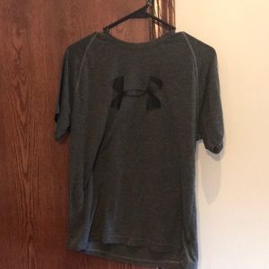 Youth under armour t shirt