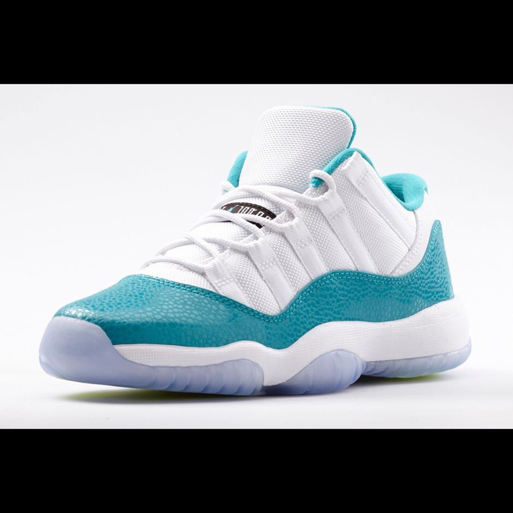 Air Jordan 11 Low Retro “Aqua”