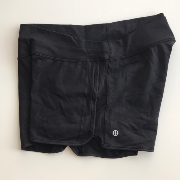 lululemon athletica Pants - Comfy & flattering lululemon run shorts