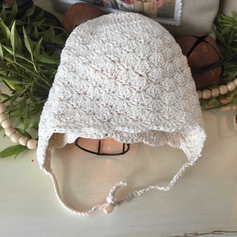 Crochet baby bonnet