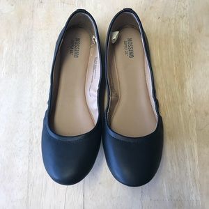 Ona Scrunch Black Ballet Flats
