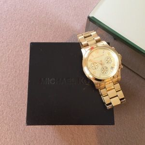 ⚡️SOLD⚡️MICHAEL KORS Runway gold tone watch