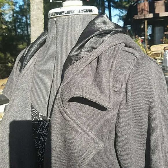 gray billabong pee coat type coat with hood - Picture 6 of 7
