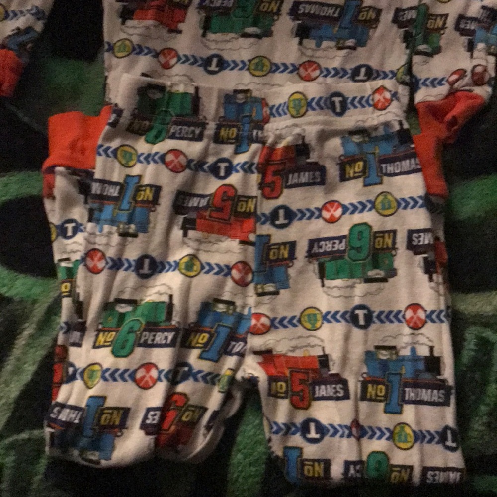 Thomas the train pjs - Picture 2 of 2