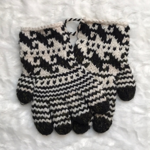Accessories - Women’s Wool Gloves- Hand-Knit