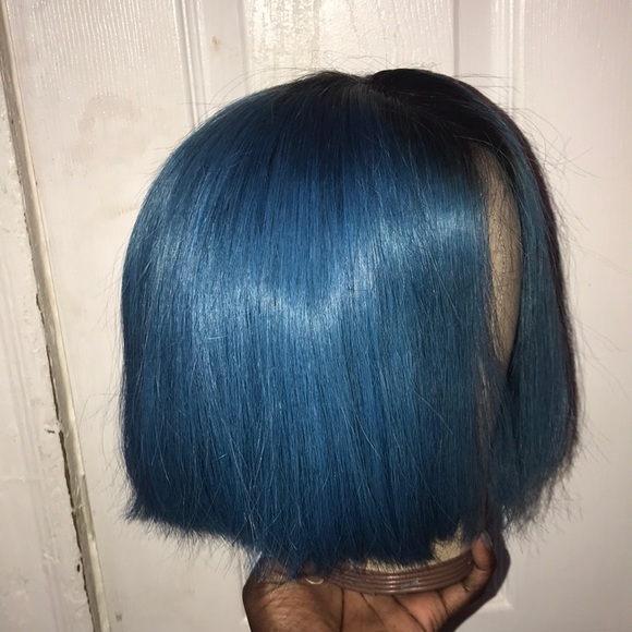 BLUE BLUNT CUT BOB Divaswigs. Original price $$490 - Picture 3 of 5