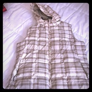 Patagonia Size XL women’s plaid down vest