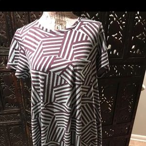 LULAROE M CARLY DRESS BRAND NEW WITH OUT THE TAGS,