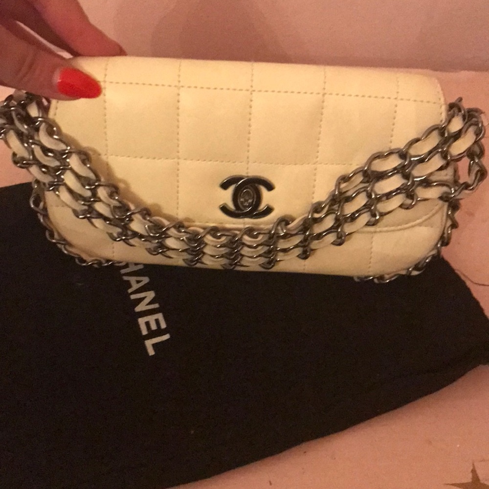 Authentic CHANEL White Leather Chain Bag