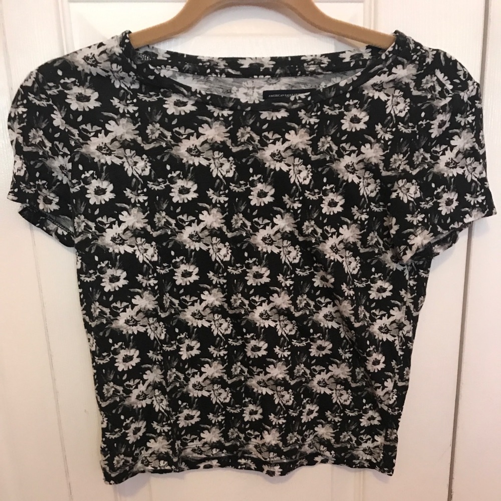 Floral cropped t-shirt