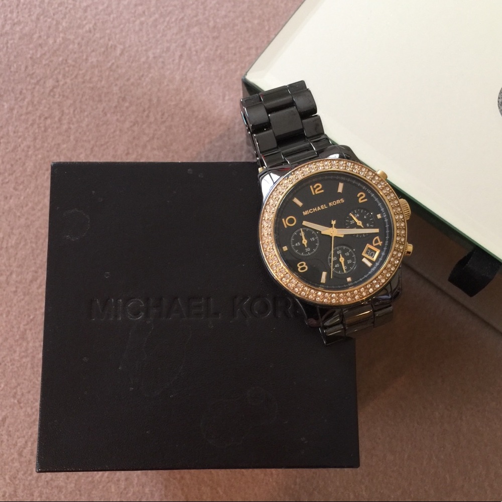 MICHAEL KORS black ceramic w/ crystal face watch