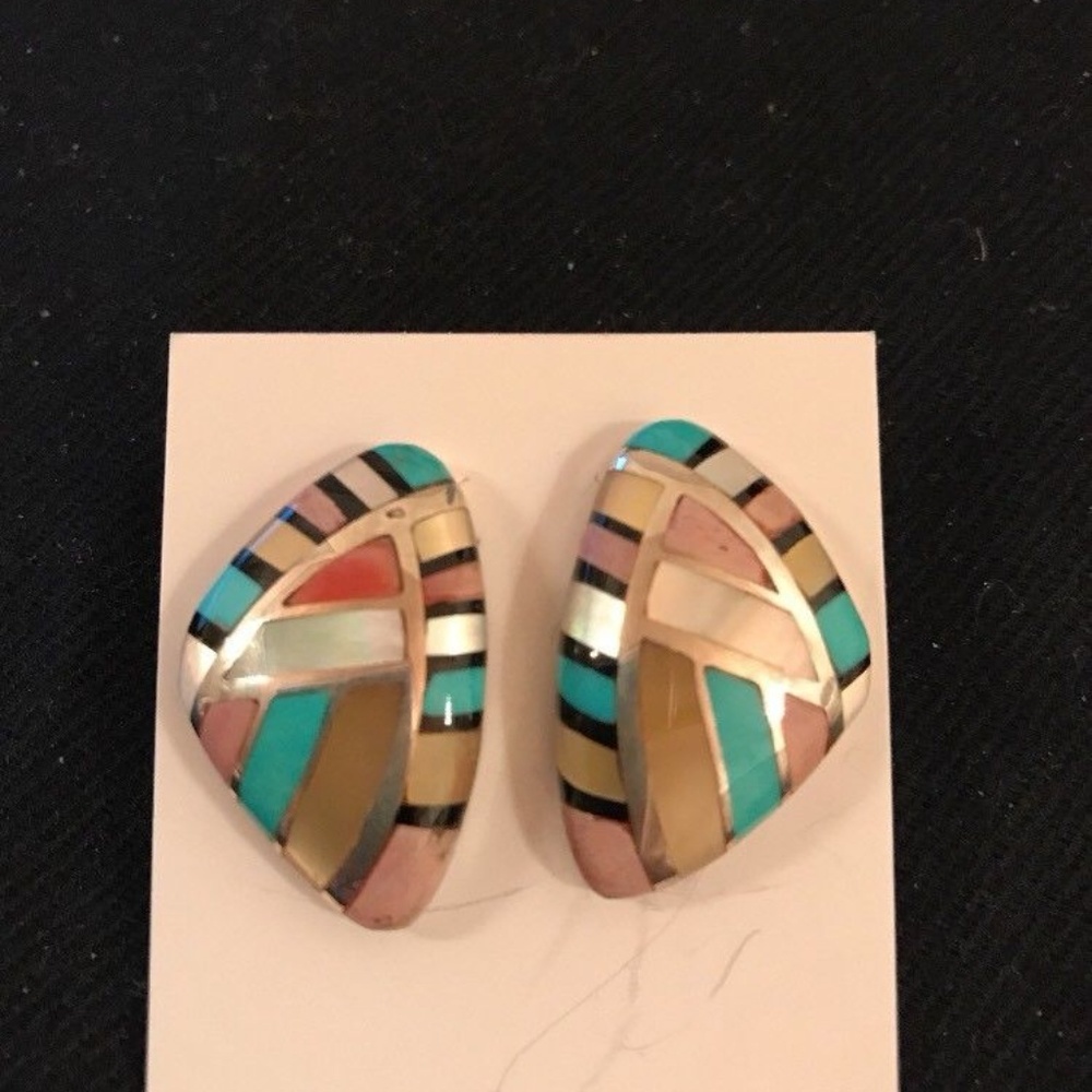 Navajo Pink MOP Black Onyx Inlay Earrings - Picture 4 of 4