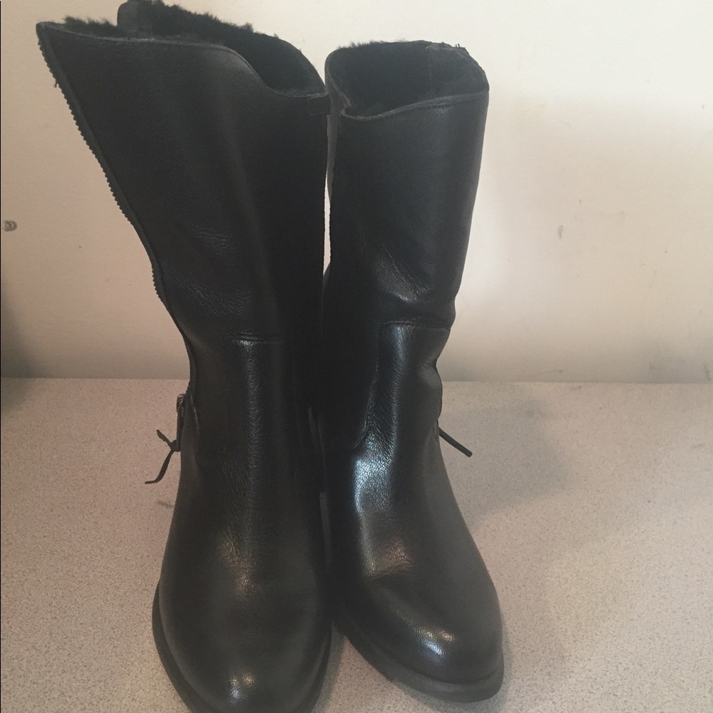 Ugg black leather Boots