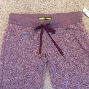BNWT comfy maroon jogger sweatpants in size S