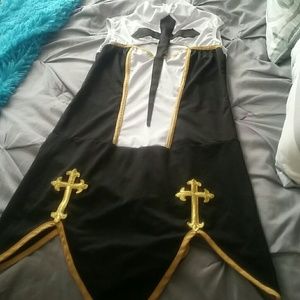 Halloween nun outfit
