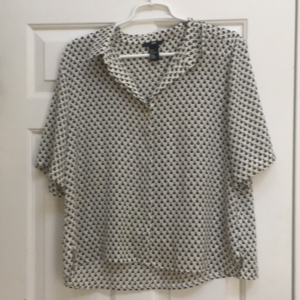 Black and white collared blouse