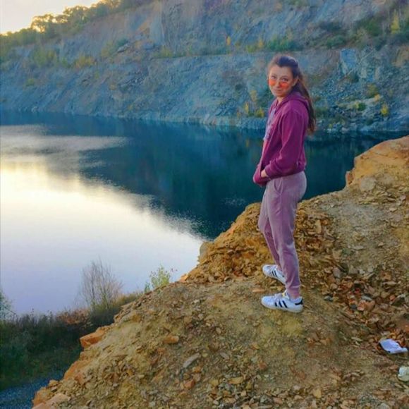 Meet your Posher, Julianna - Picture 1 of 1