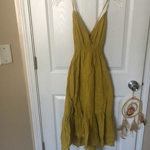 Summer v-neck dress with crisscross back