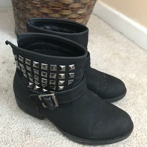 Cute booties😍😍