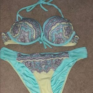 Bombshell push-up bikini from VS (comes w gift!!)