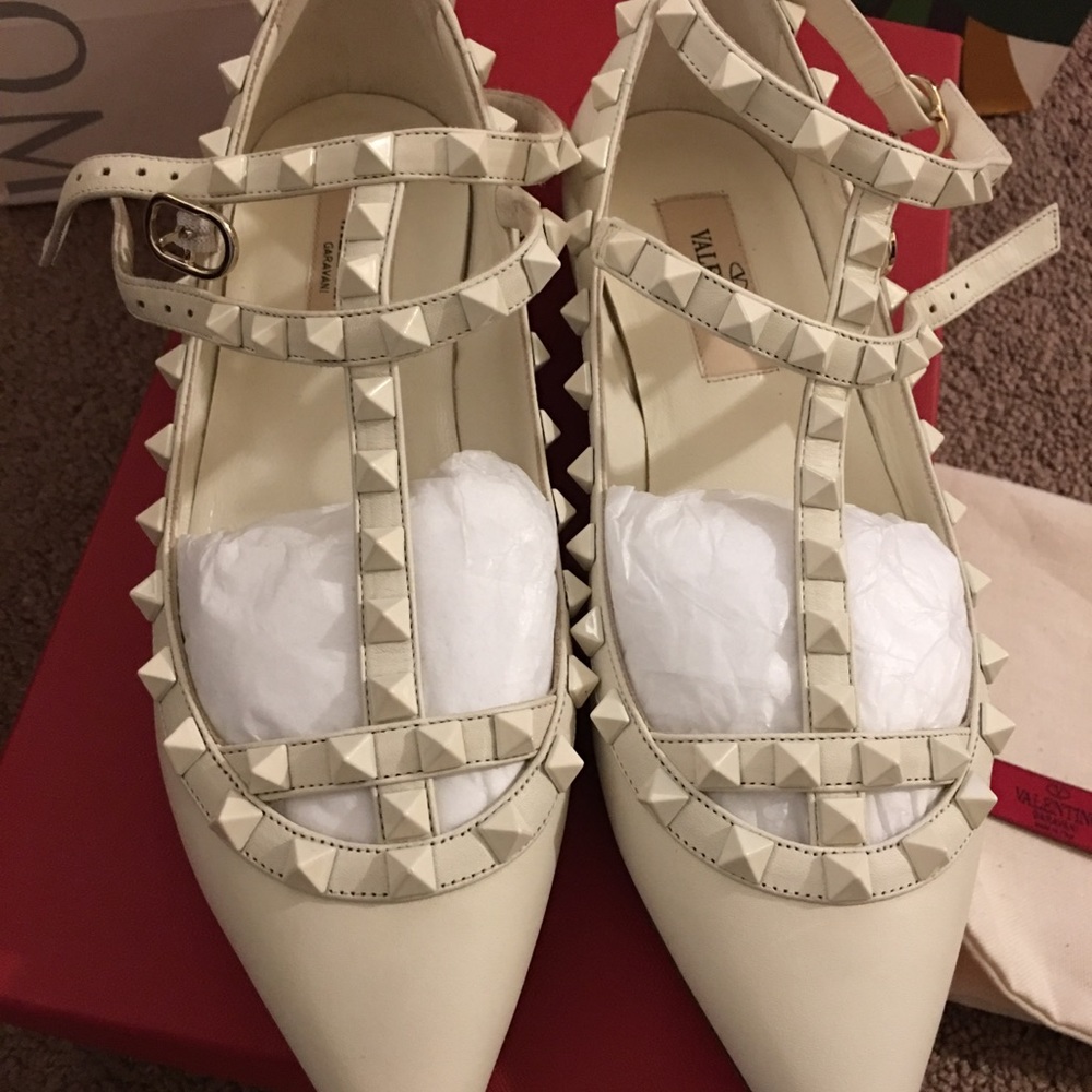 ***SOLD*** Valentino rockstud all white 35.5 NWB