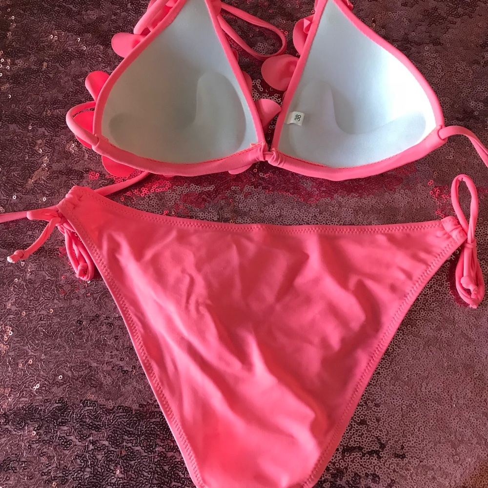 💥FREE💥 with bundle purchase. Floral Bikini - Picture 3 of 5