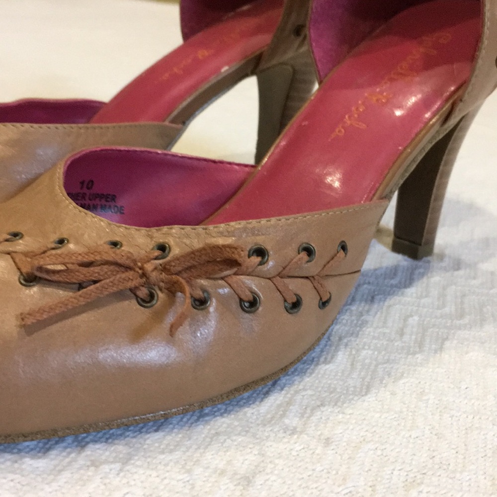 Gabriella Rocha 2 inch high heels with Stiches
