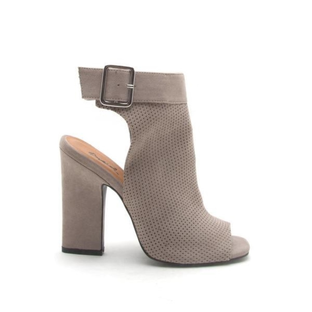 NIB STRAP WEDGE BOOT NARROW HEEL TAUPE - Picture 3 of 3
