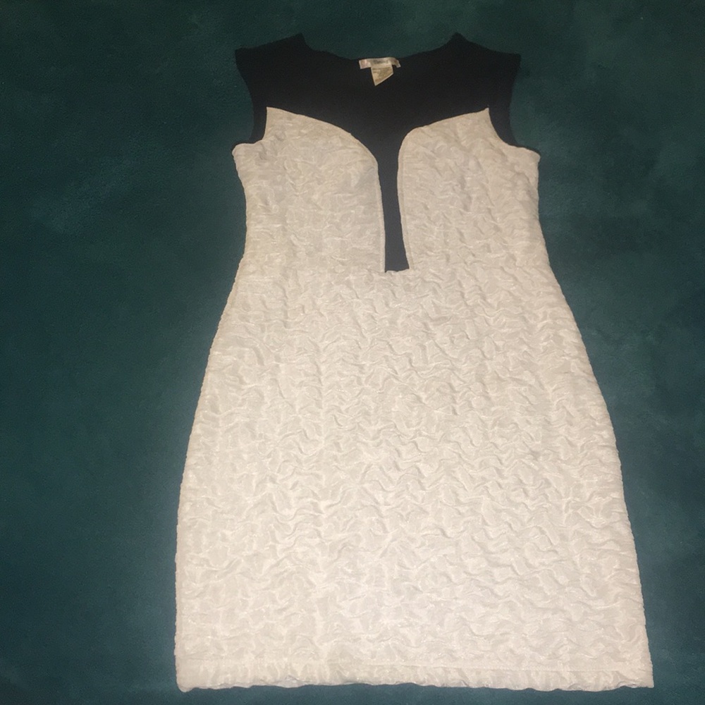 White dress in perfect condition NO STAINS