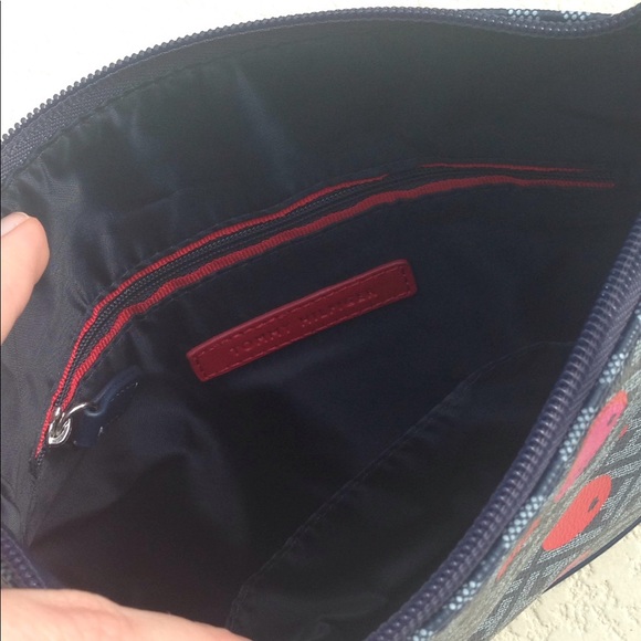 Cute Tommy Hilfiger Cherry XBODY Purse - Picture 3 of 8