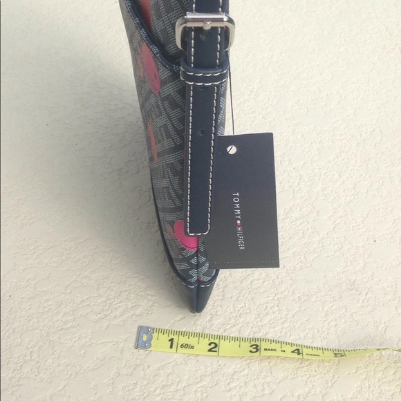 Cute Tommy Hilfiger Cherry XBODY Purse - Picture 6 of 8