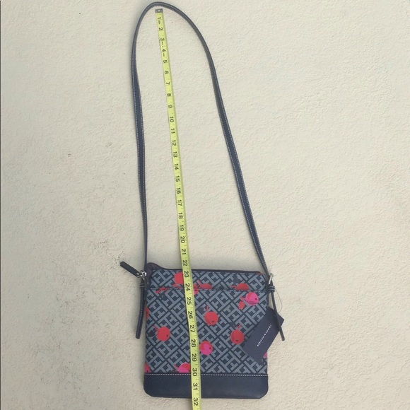 Cute Tommy Hilfiger Cherry XBODY Purse - Picture 7 of 8
