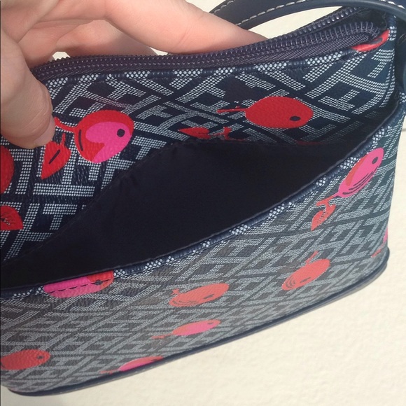 Cute Tommy Hilfiger Cherry XBODY Purse - Picture 8 of 8