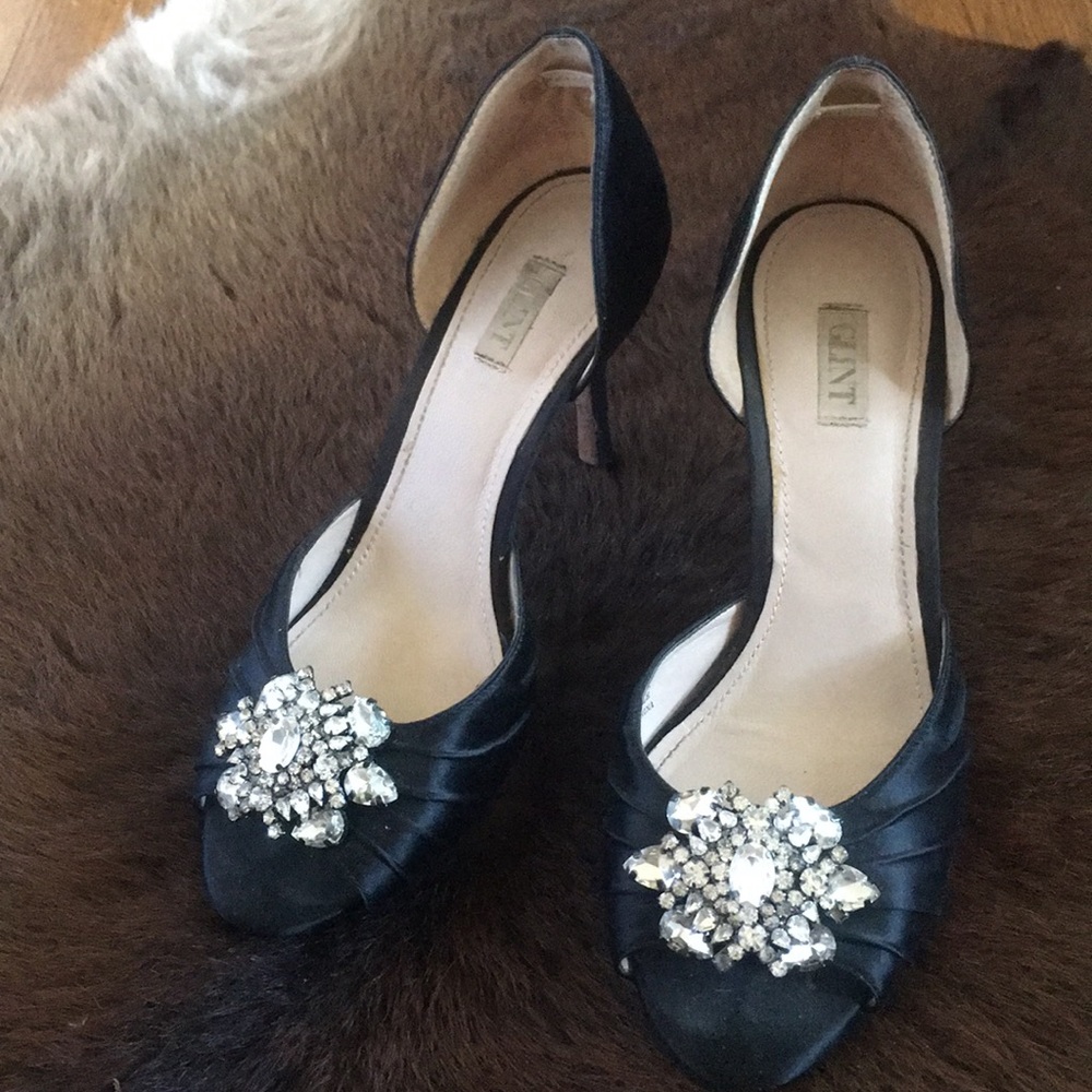 Glint Black Satin “Radiant” dress heels, size 7M