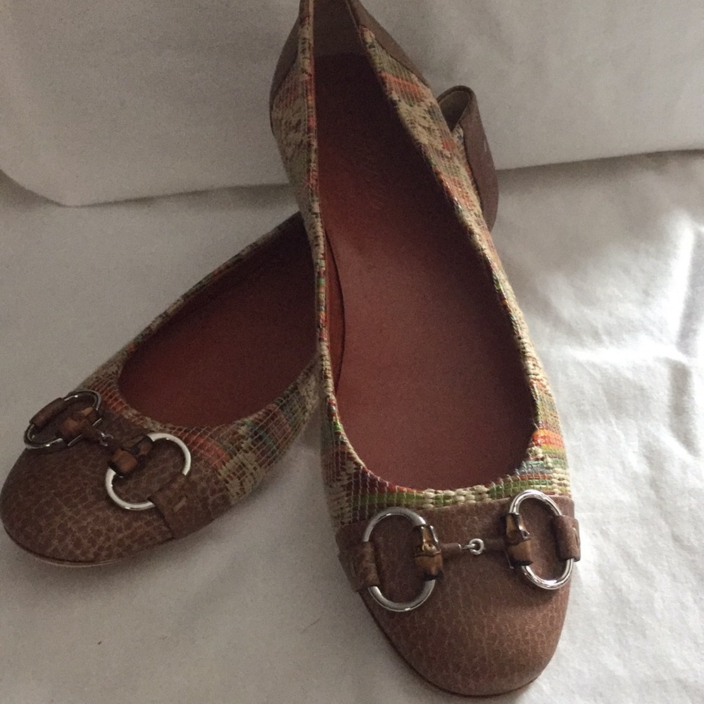 GUCCI flats SZ 39.5 multi color