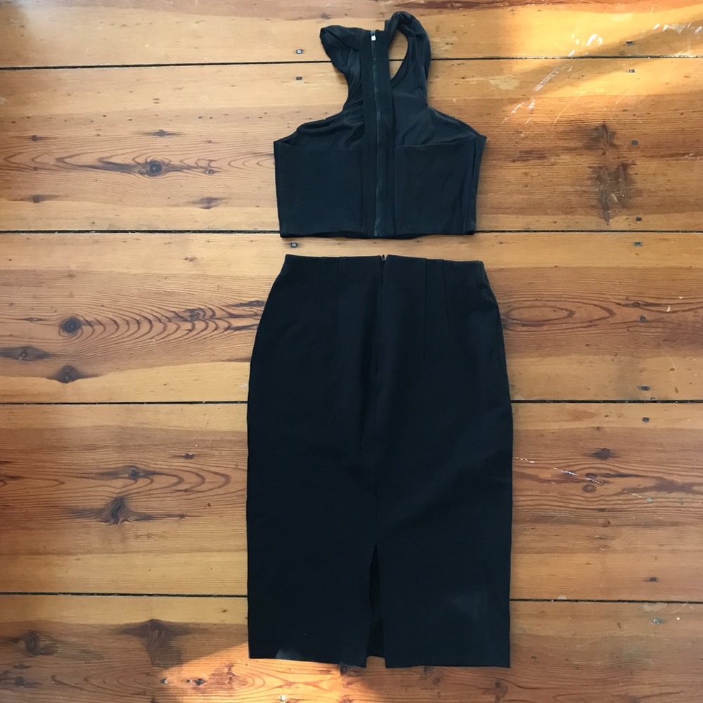 Express Outfit - Picture 3 of 5