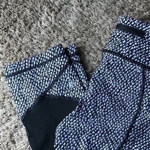 Lululemon Pace Rival Crops 8 Black White & Grey